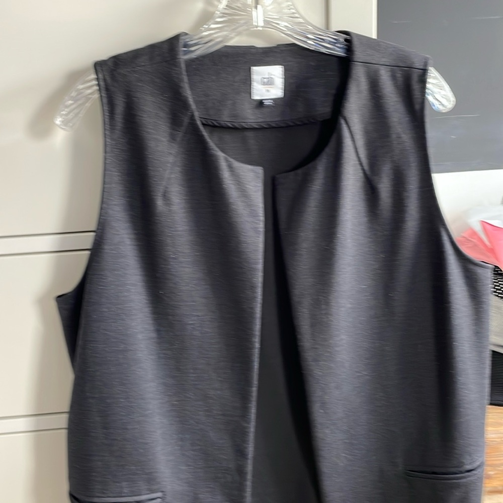 CAbi long vest! With pockets!